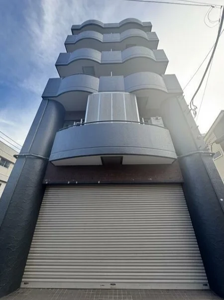 東白楽のスケルトン店舗物件の外観