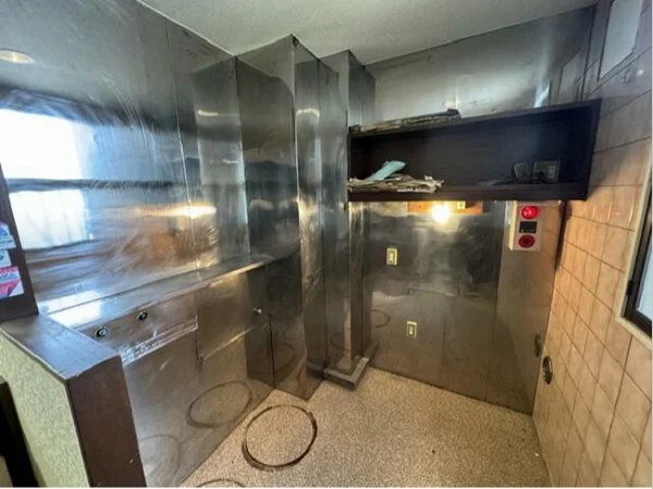 南浦和のスケルトン物件の内装