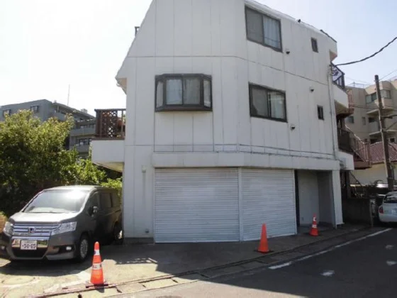 貸店舗(スケルトン)の外観