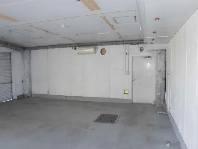 梶が谷のスケルトン店舗物件の内装