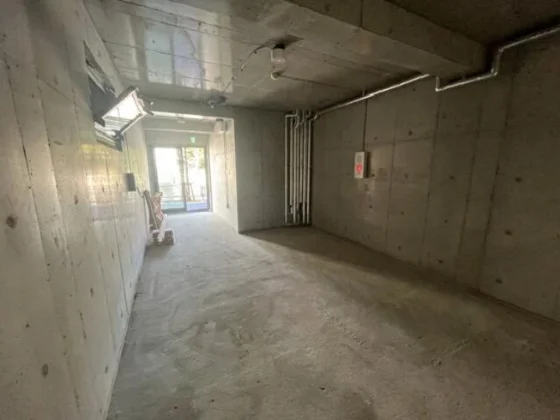 貸店舗(スケルトン)の内装