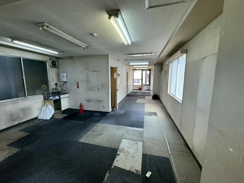 神田の事務所仕様店舗物件の内装