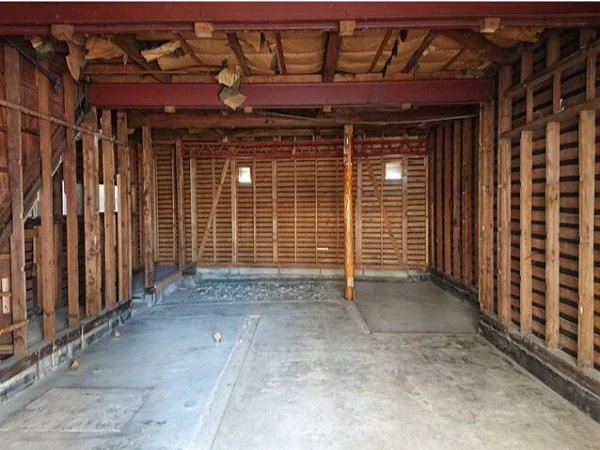 西新井のスケルトン店舗物件の内装