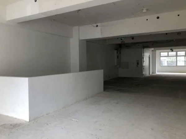 貸店舗(スケルトン)の内装