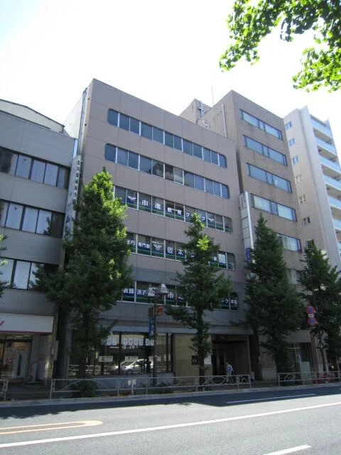 本郷三丁目のダイニングバー居抜きの外観