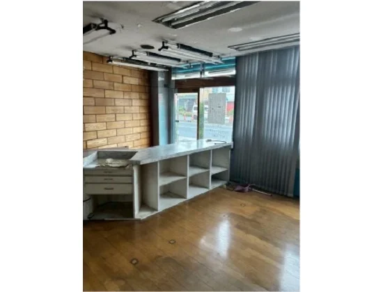 貸店舗(スケルトン)の内装