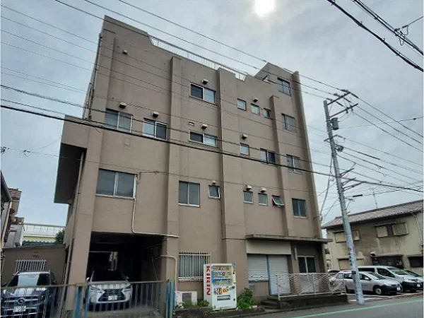 貸店舗(スケルトン)の外観