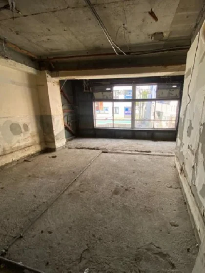 新大久保のスケルトン物件の内装