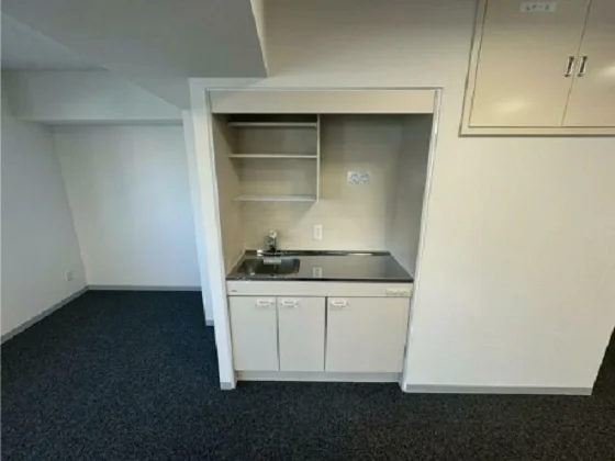 下北沢の事務所仕様店舗物件の内装