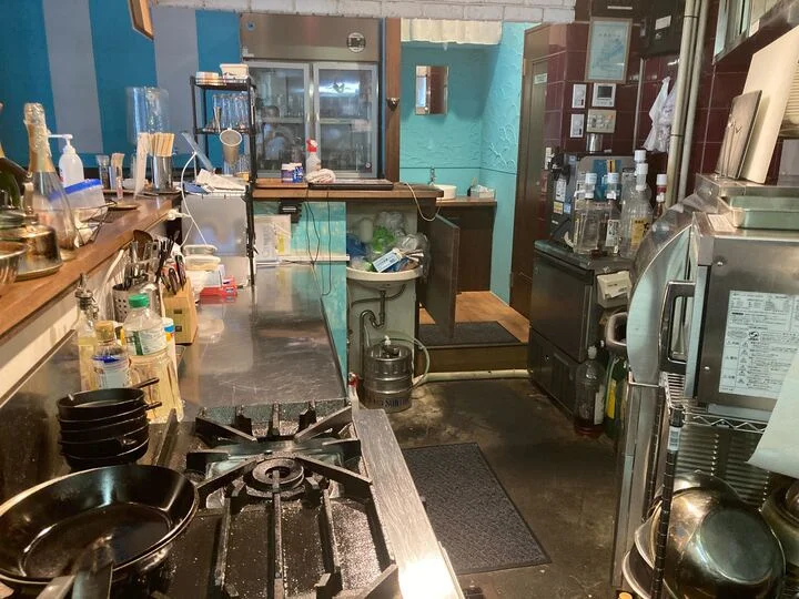 居酒屋の居抜き物件の厨房