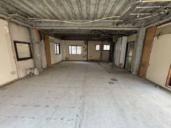 貸店舗(スケルトン)の内装