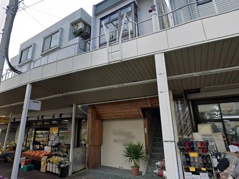 生麦のスケルトン店舗物件の外観