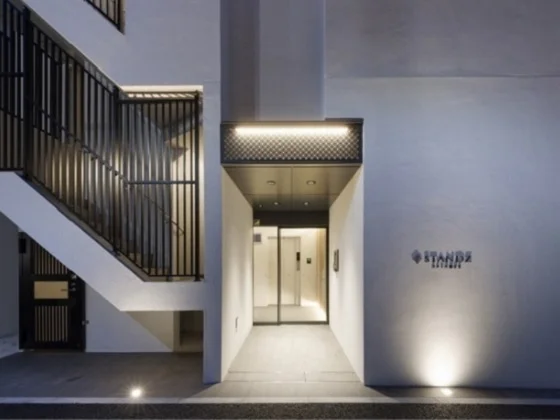 勝どきのスケルトン店舗物件のエントランス