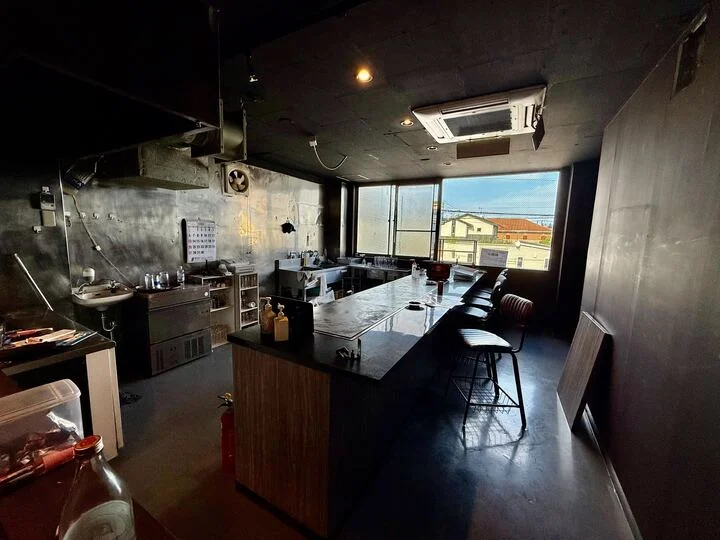 獨協大学前〈草加松原〉の居抜き店舗の内装