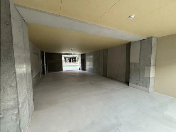 草加のスケルトン物件の内装