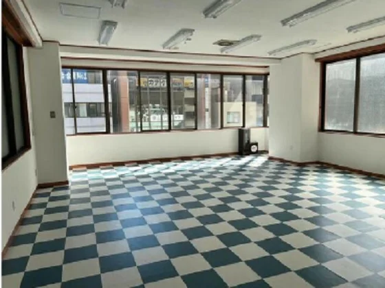 貸店舗(スケルトン)の内装