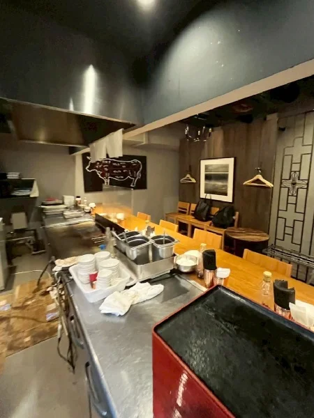 鉄板焼きの居抜き物件の厨房