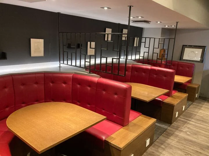 鉄板焼きの居抜き物件の内装