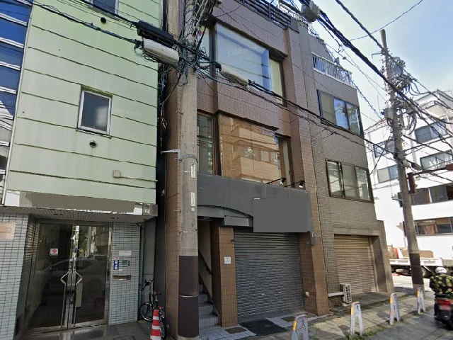 池袋のスケルトン店舗物件の外観