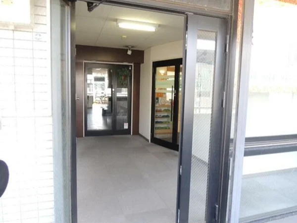 稲田堤の美容室・理容室居抜きの外観