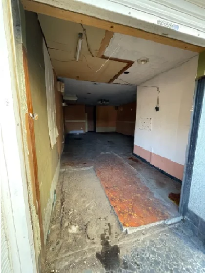 三鷹のスケルトン店舗物件の内装