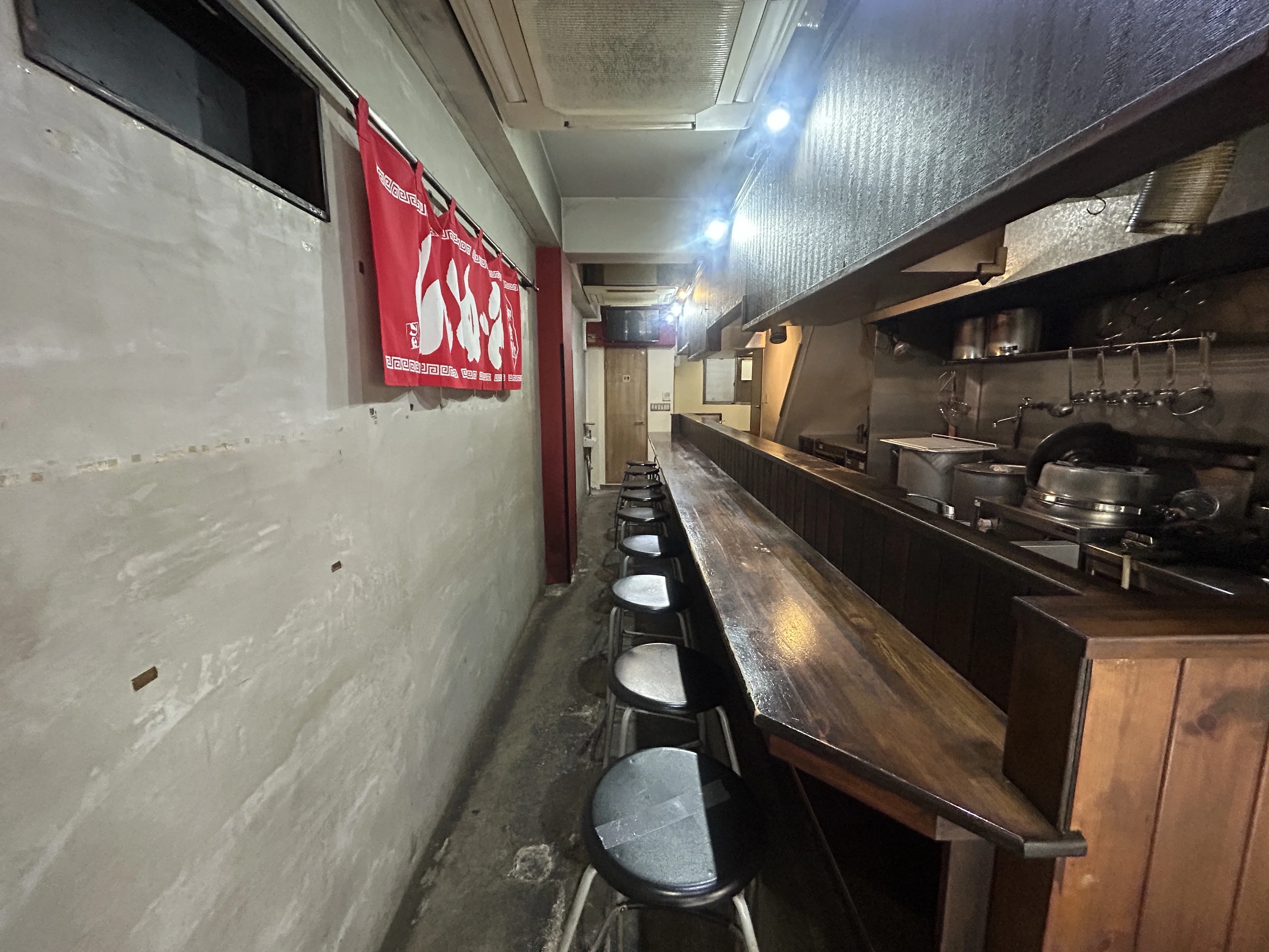 小岩のラーメン居抜きの内装
