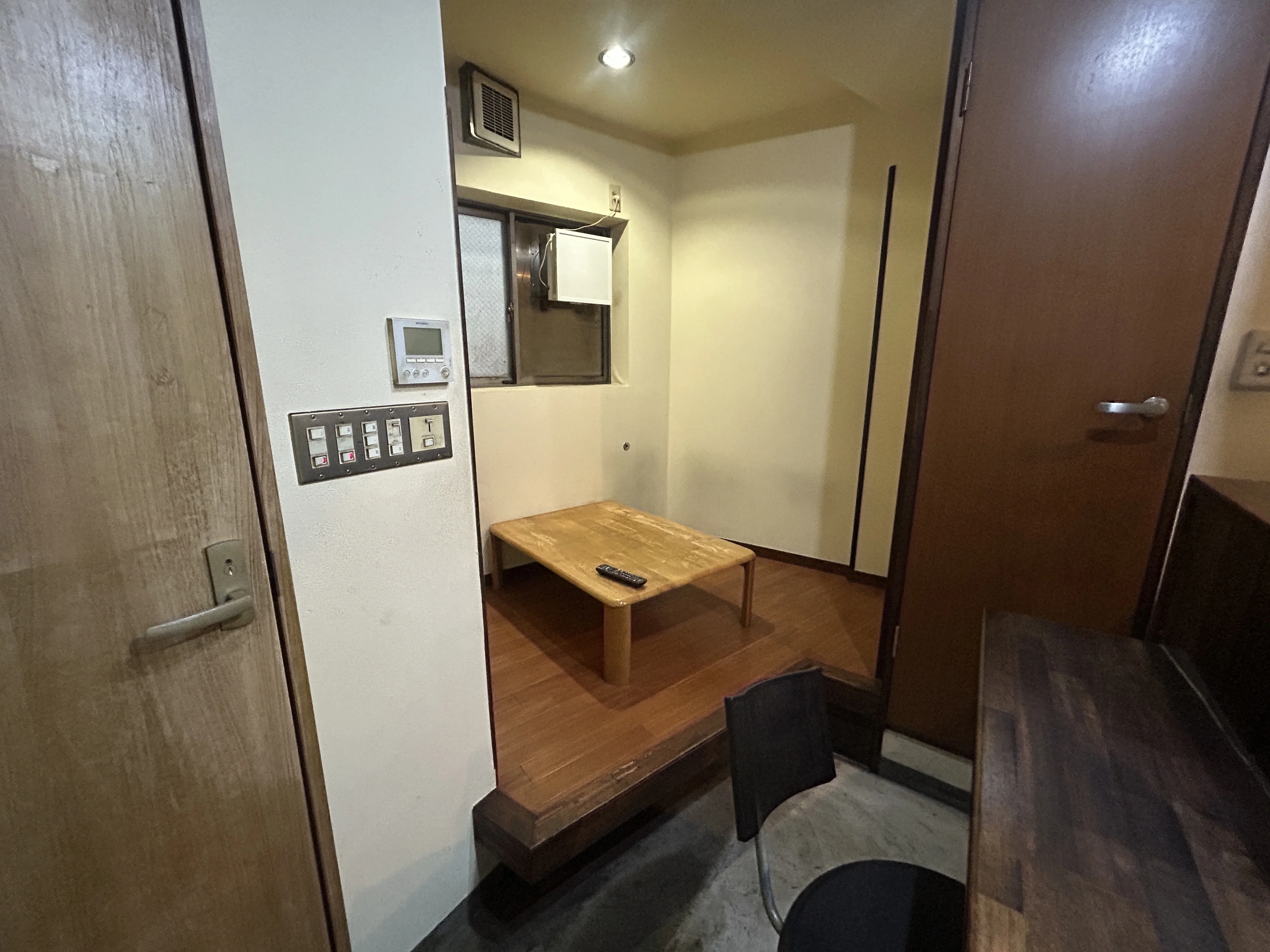 小岩の居抜き店舗の内装