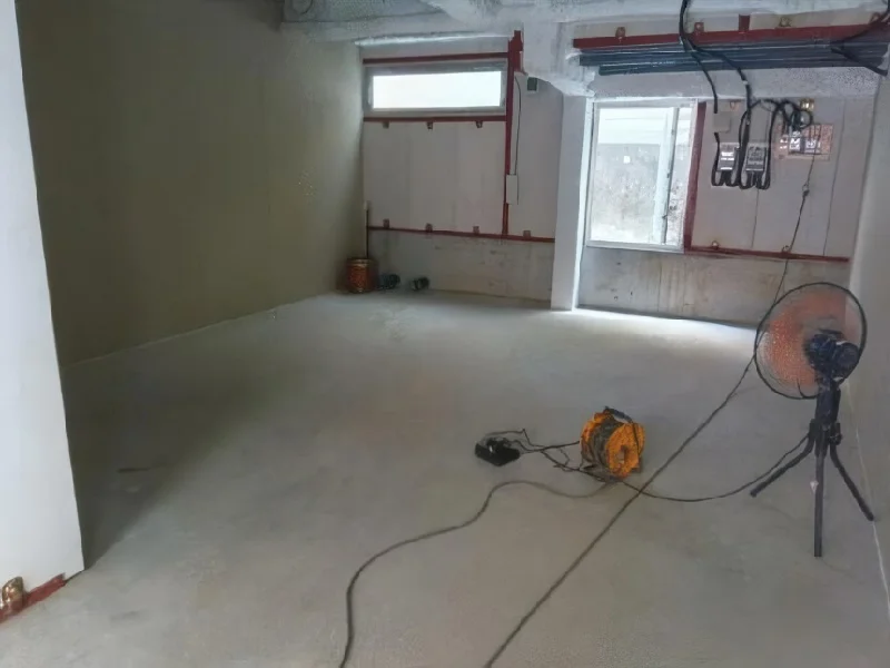 貸店舗(スケルトン)の内装