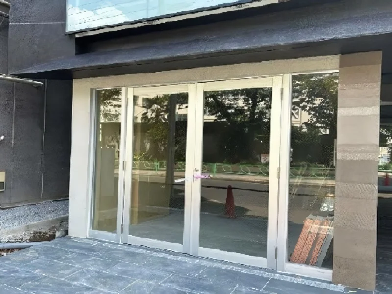 貸店舗(スケルトン)の外観