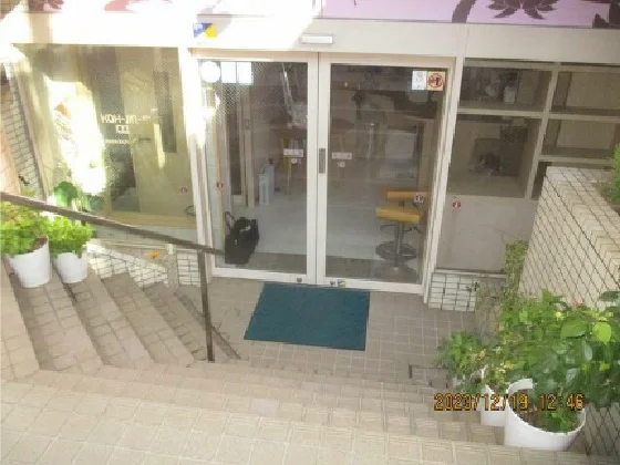 日暮里のスケルトン店舗物件の外観