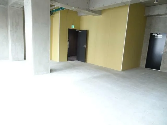 貸店舗(スケルトン)の内装