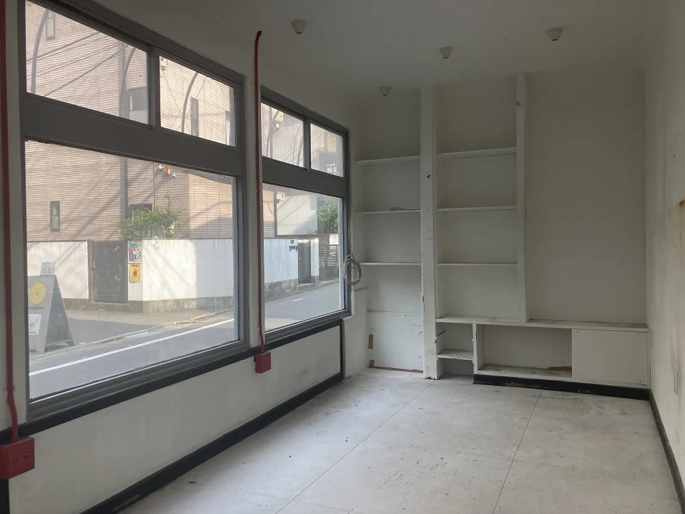 物販の居抜き物件の内装