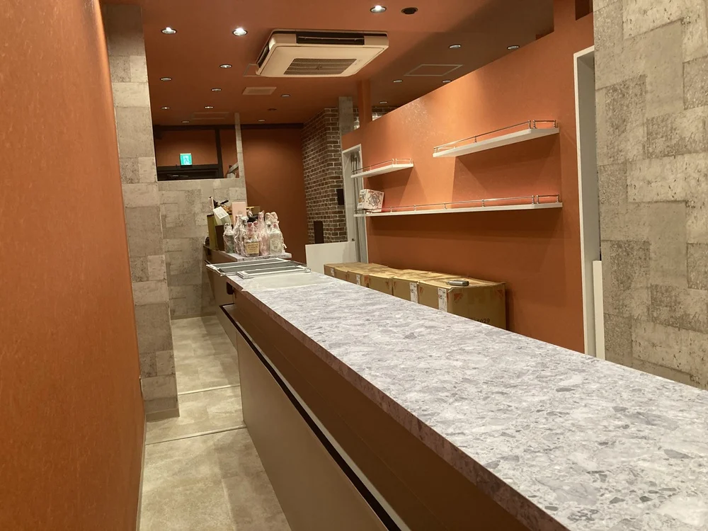 高円寺のガールズバー居抜きの内装