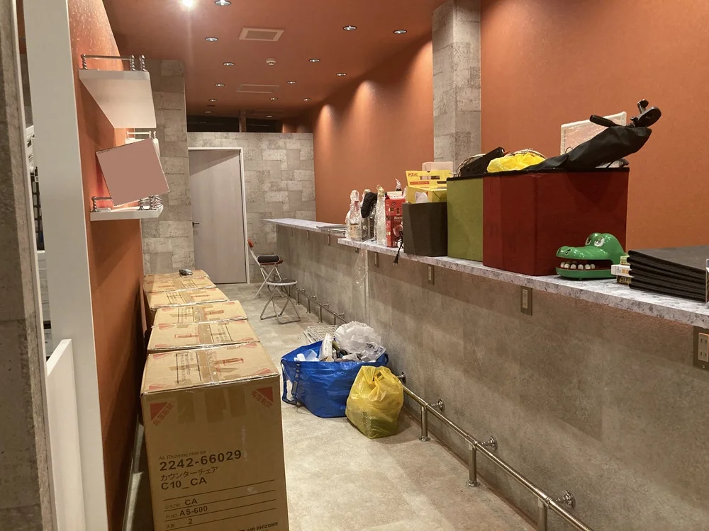 高円寺のガールズバー居抜きの内装