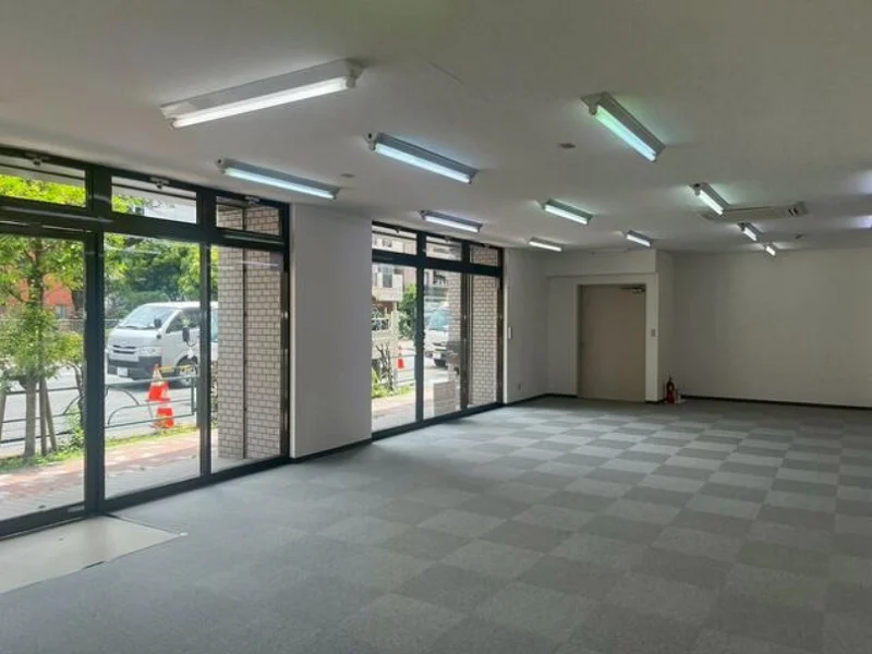 貸店舗(事務所仕様)の内装