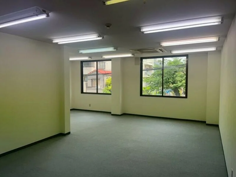 貸店舗(事務所仕様)の内装