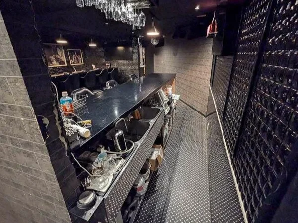 津田沼のガールズバー居抜きの内装