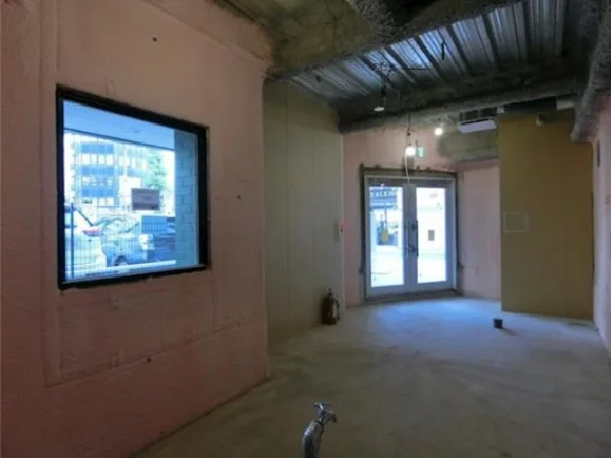 関内のスケルトン物件の内装