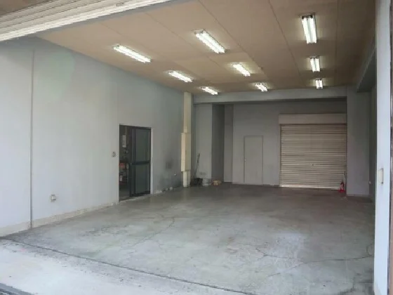 川口のスケルトン店舗物件の内装