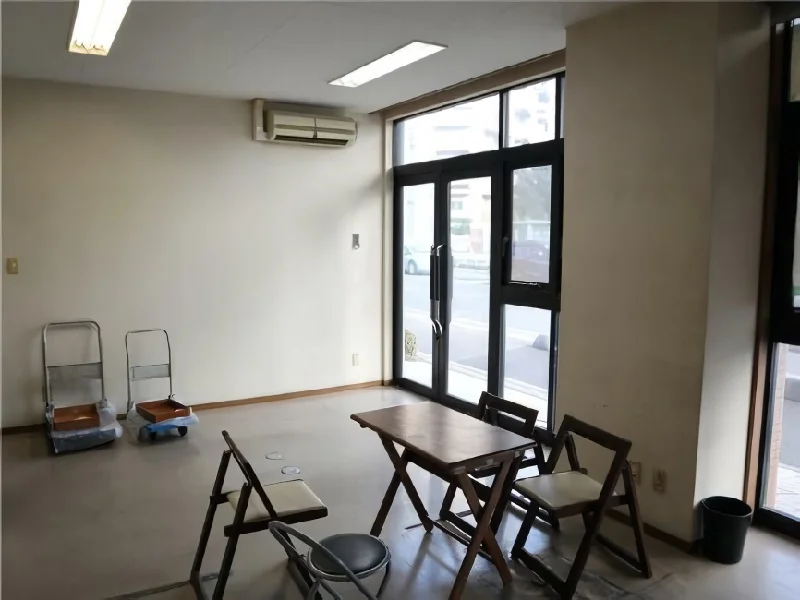 川口のスケルトン店舗物件の内装