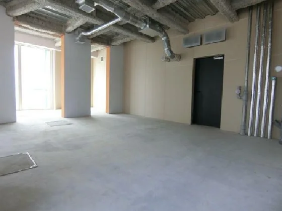 貸店舗(スケルトン)の内装