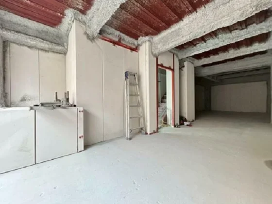 ときわ台のスケルトン店舗物件の内装