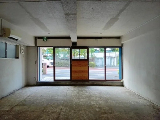 貸店舗(スケルトン)の内装