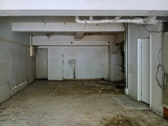 貸店舗(スケルトン)の内装