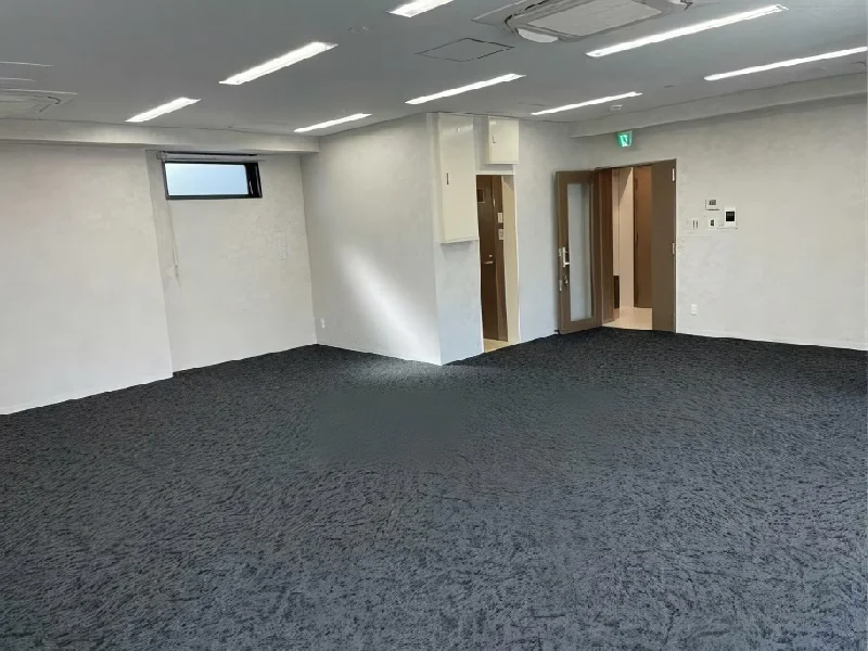 神保町の事務所仕様店舗物件の内装