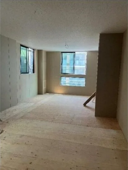 逗子のスケルトン店舗物件の内装