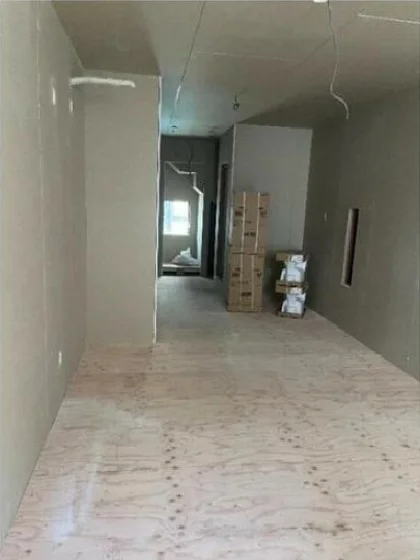 逗子のスケルトン物件の内装