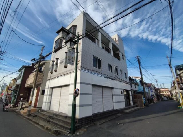 貸店舗(スケルトン)の外観