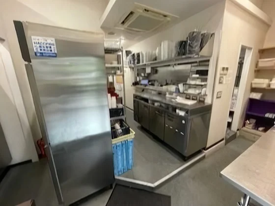 三田のセントラルキッチン居抜きの厨房