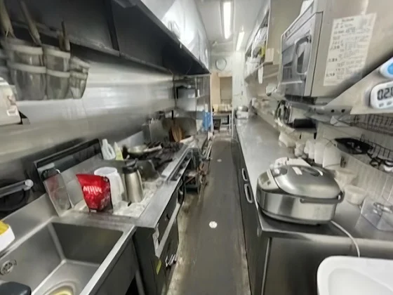 セントラルキッチンの居抜き物件の厨房